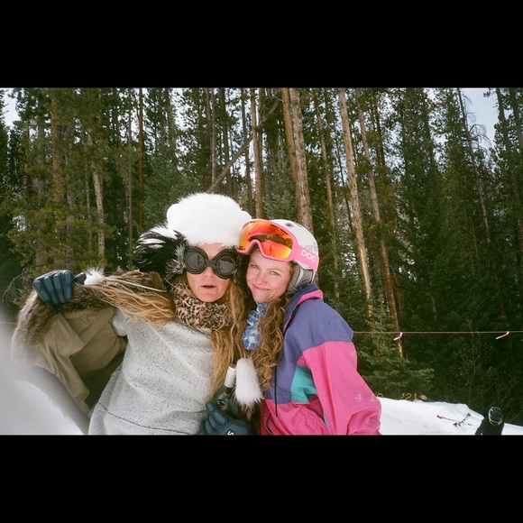 Meet your Posher, Hannah - Picture 5 of 7